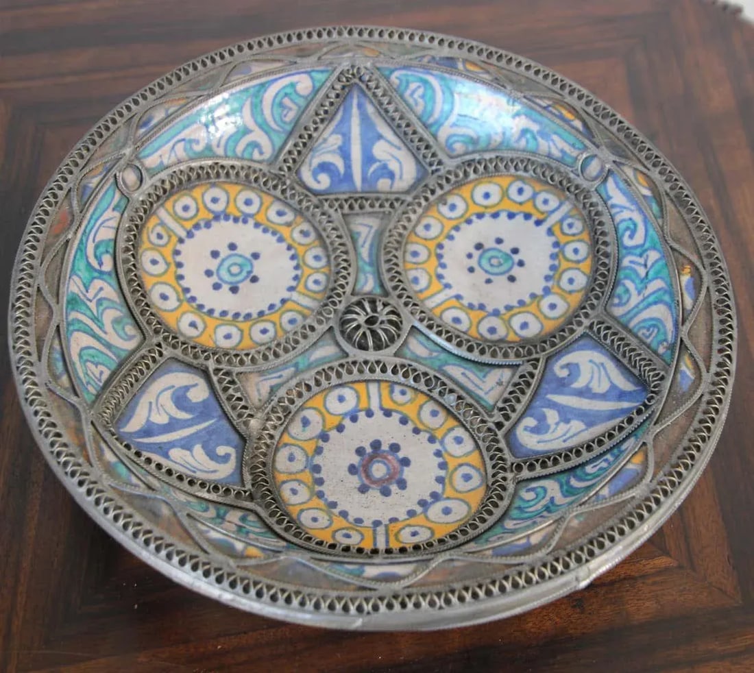 Moorish Moroccan Ceramic Bowl Adorned with Silver Filigree from Fez - 5