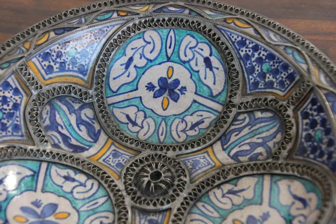 Moorish Ceramic Dish Bowl Adorned with Silver Filigree from Fez - 11