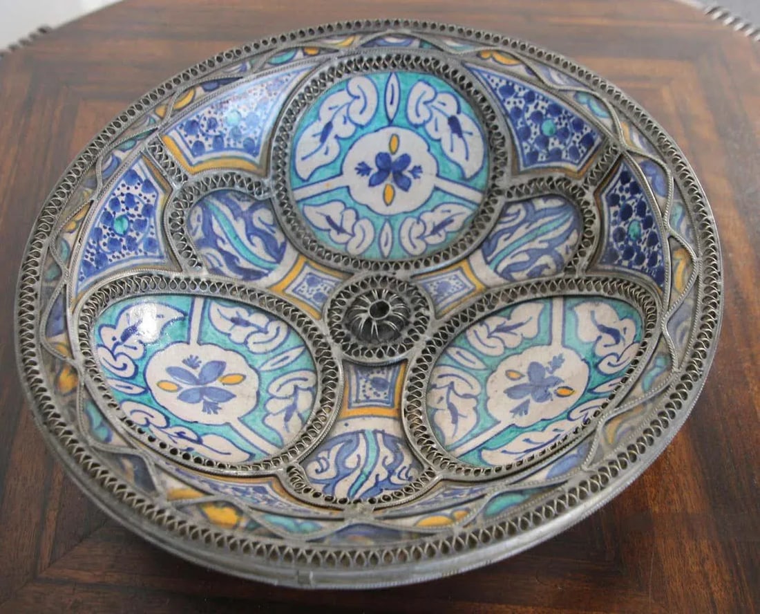 Moorish Ceramic Dish Bowl Adorned with Silver Filigree from Fez - 6