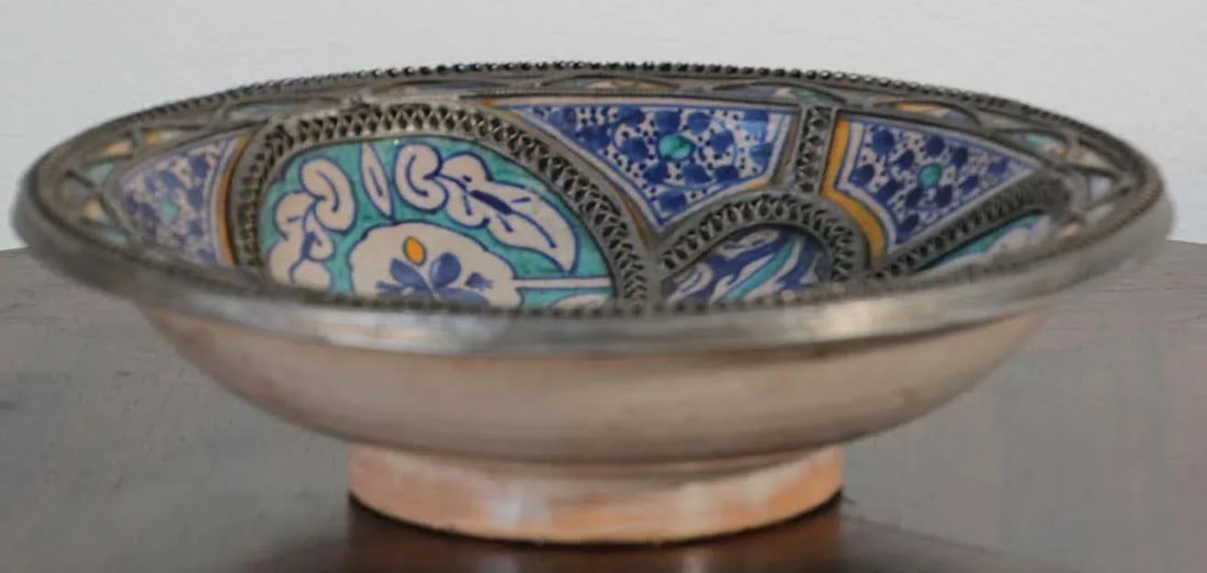Moorish Ceramic Dish Bowl Adorned with Silver Filigree from Fez - 8