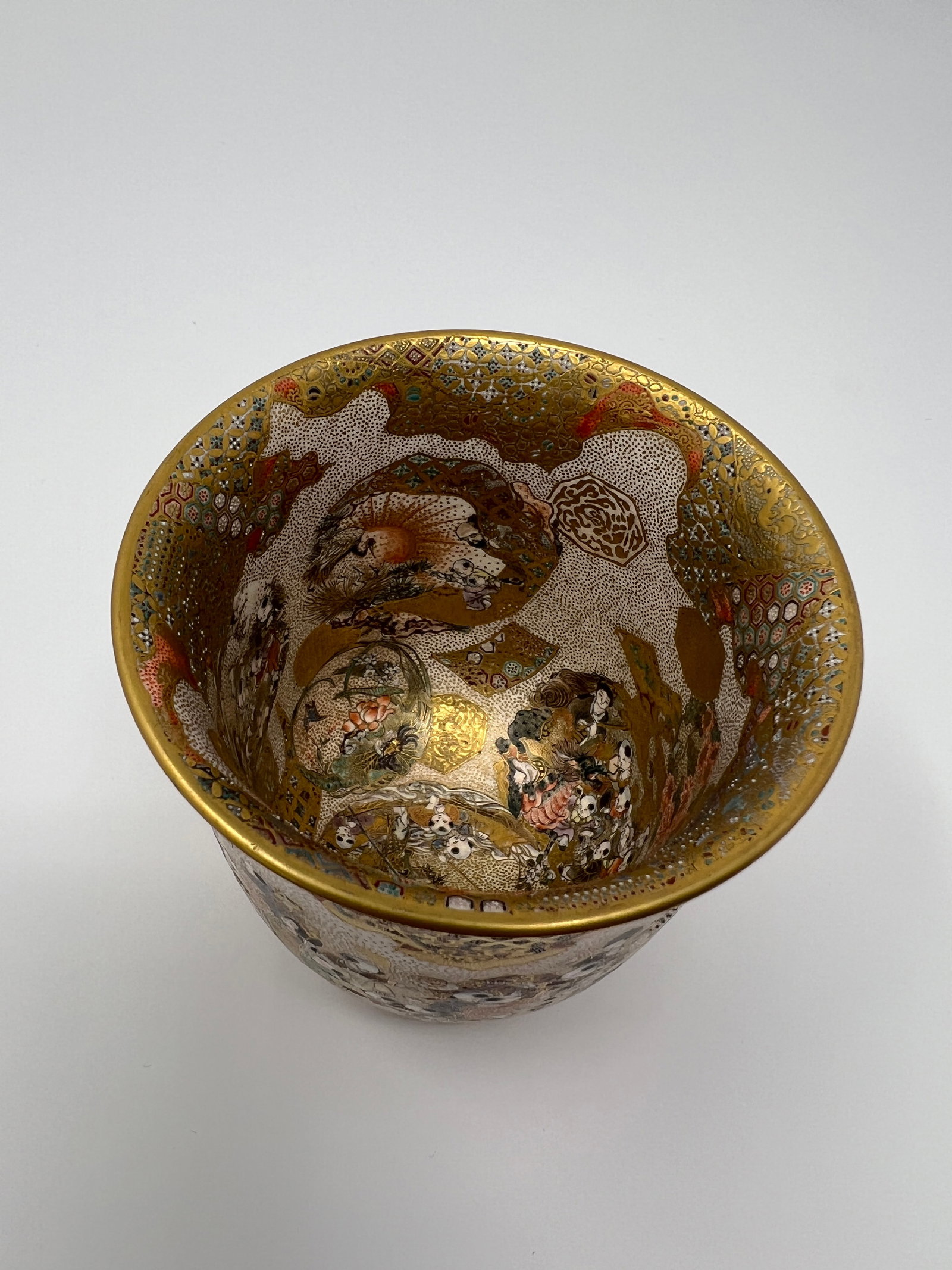 Japanese Satsuma Moriage Gilt Karako Scene Jardinière Cup – Early 20th Century Export Art - 8
