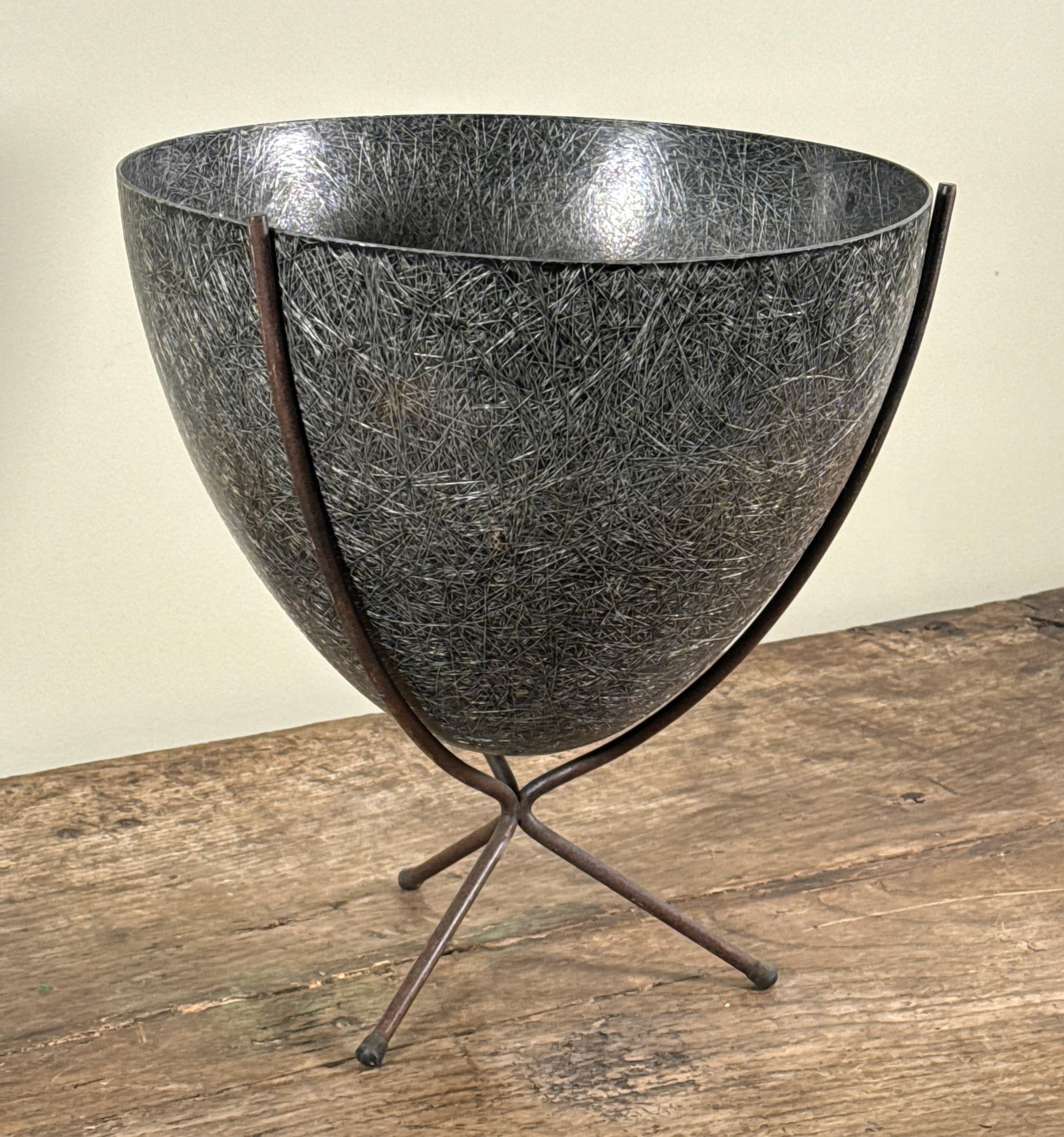 Mid Century Modern Kimball Fiberglass and Iron Bullet Planter on Tripod Stand - 5