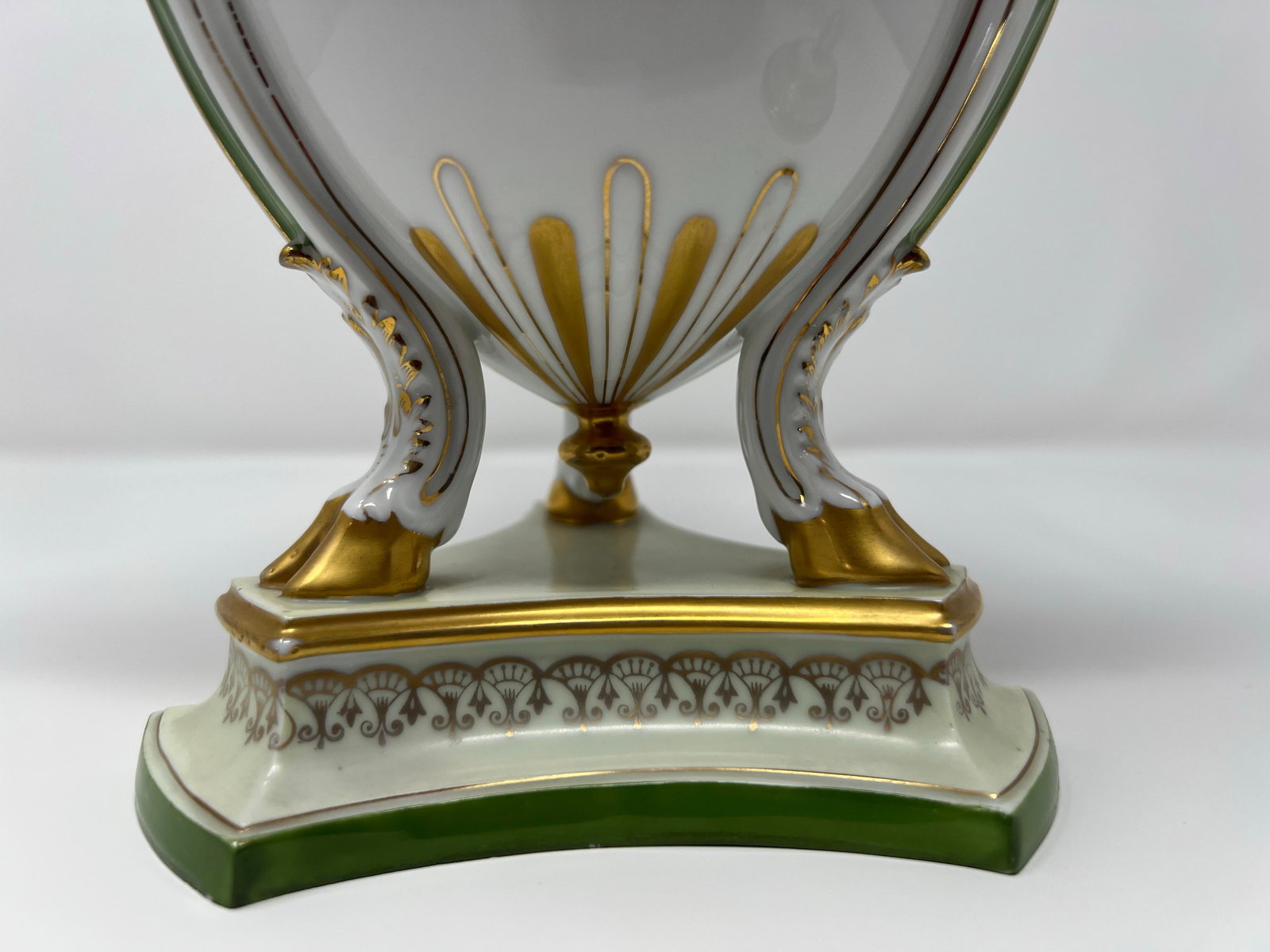 Antique Royal Bavaria "Louis Seize" Hand-Painted Portrait Urn With Ram Head Handles, Circa 1900 - 7
