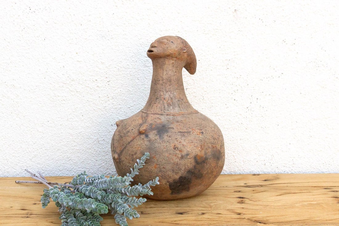 Antique Mangbetu Anthropomorphic Terracotta Vessel - 2