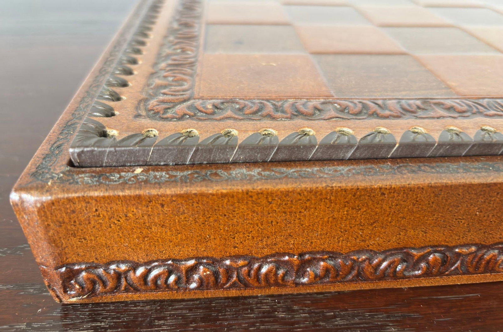 Italian Roman-Style Chess Set Cast Metal and Leather Leather Board Circa 1960 - 15