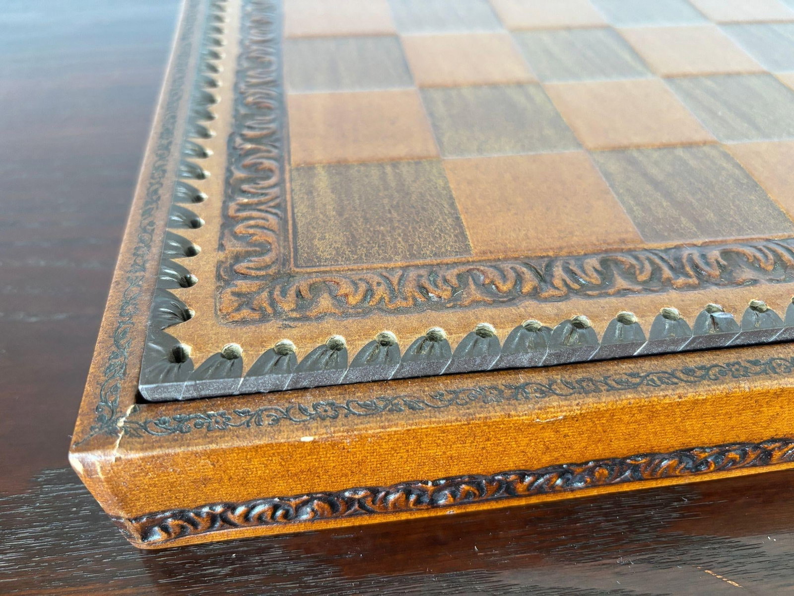 Italian Roman-Style Chess Set Cast Metal and Leather Leather Board Circa 1960 - 3