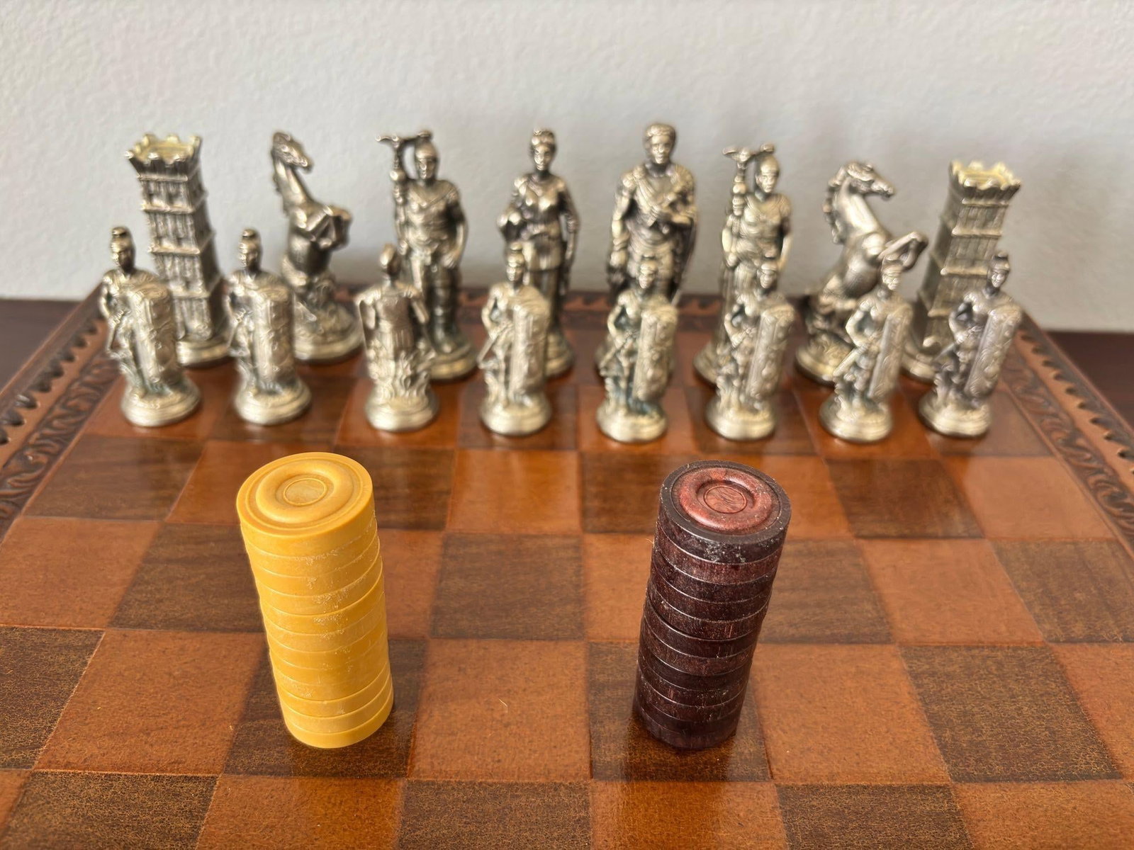 Italian Roman-Style Chess Set Cast Metal and Leather Leather Board Circa 1960 - 9