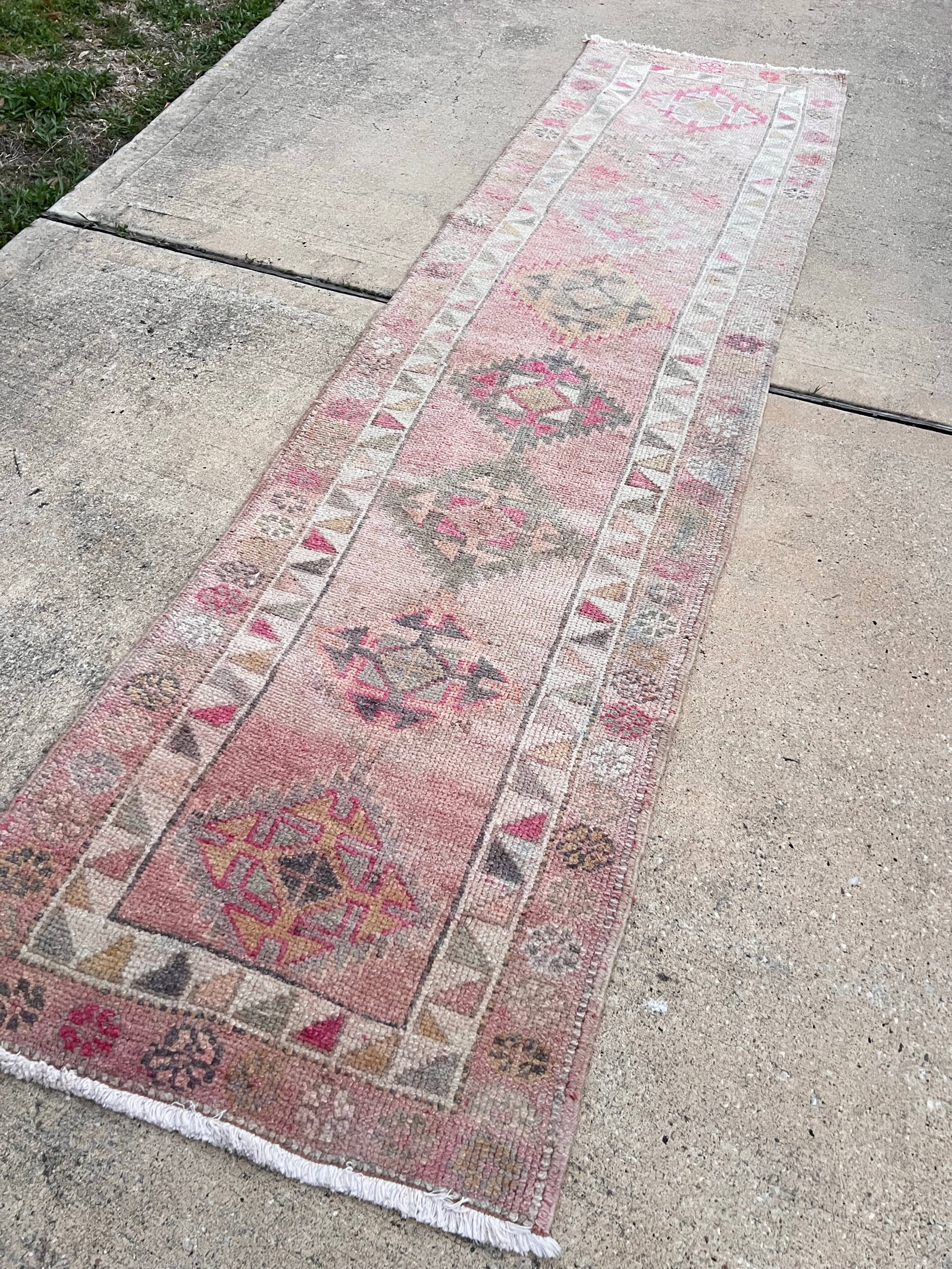 1940s Vintage Kurdish Organic Wool Handmade Herki Pink Runner Rug - 2