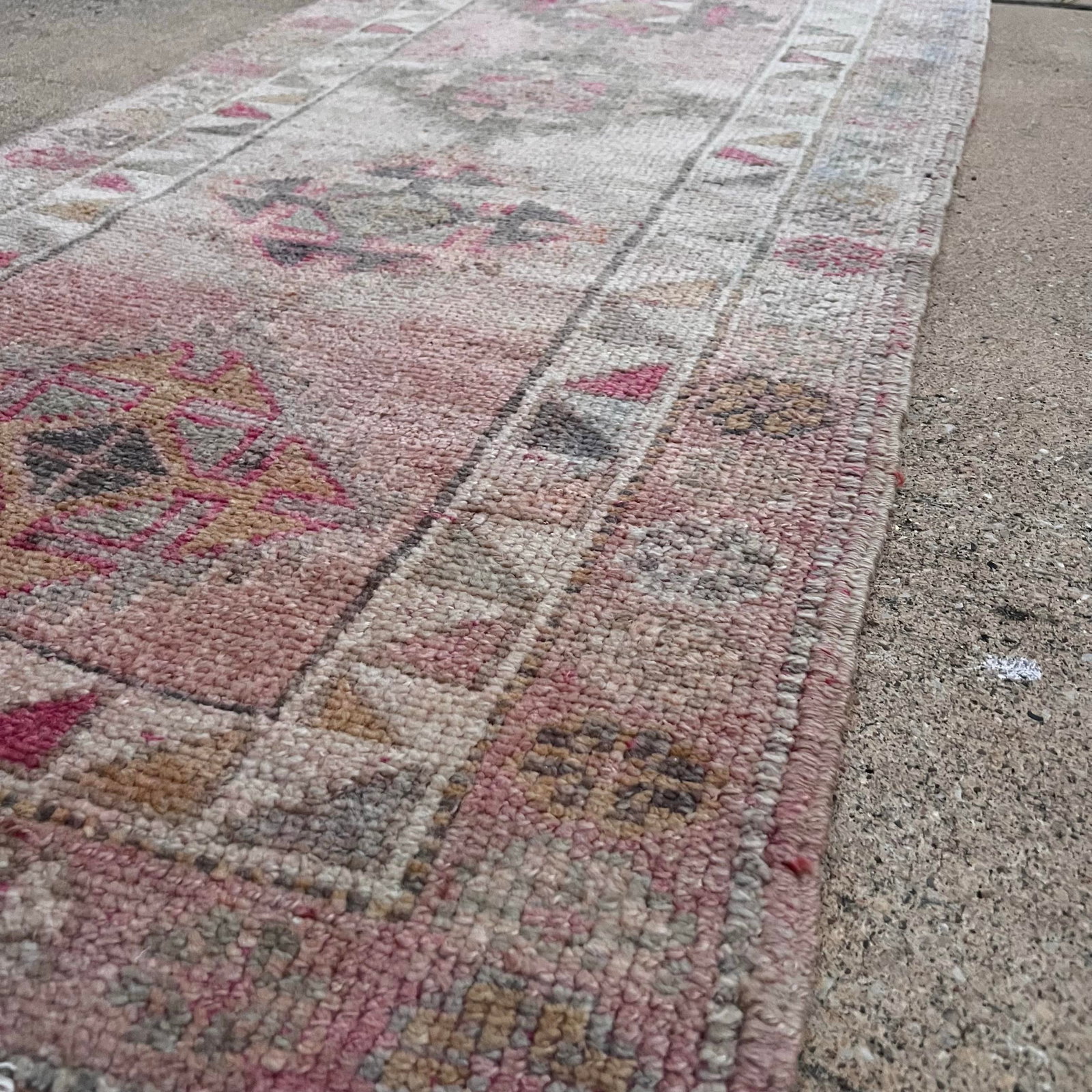 1940s Vintage Kurdish Organic Wool Handmade Herki Pink Runner Rug - 5