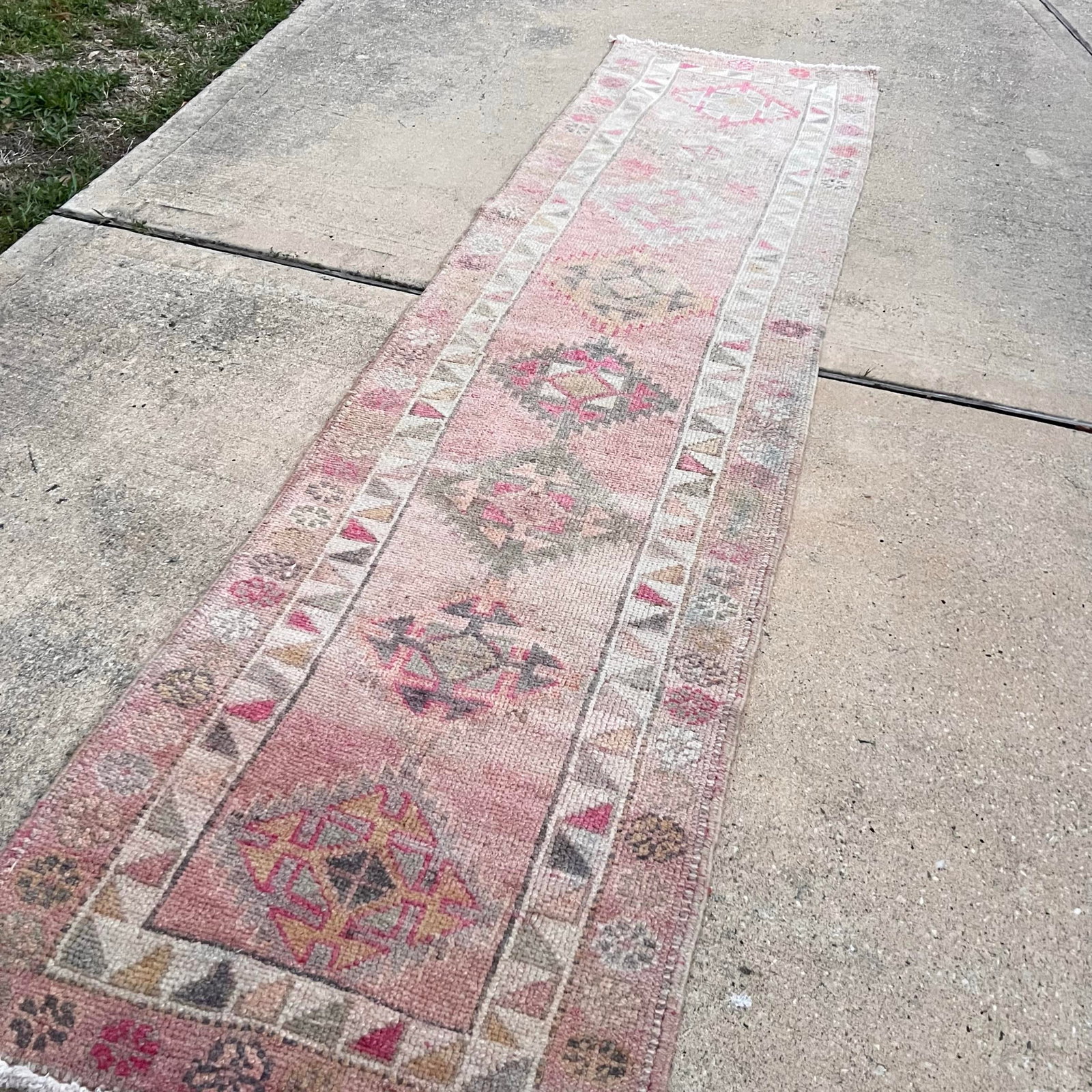 1940s Vintage Kurdish Organic Wool Handmade Herki Pink Runner Rug - 6