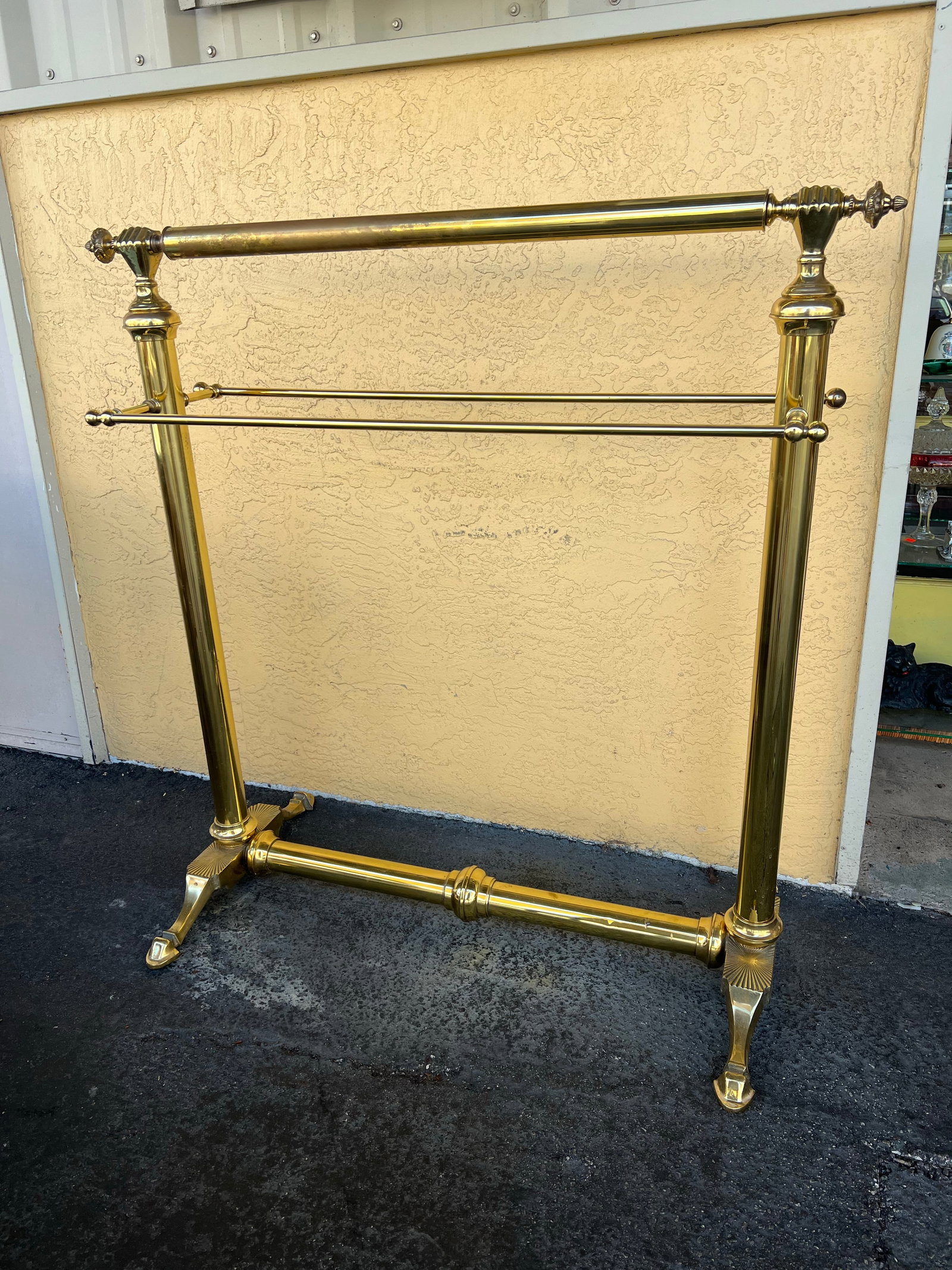 Late 19th Century Victorian Brass Quilt Blanket Rack Stand Holder With Clasped Hands - 7