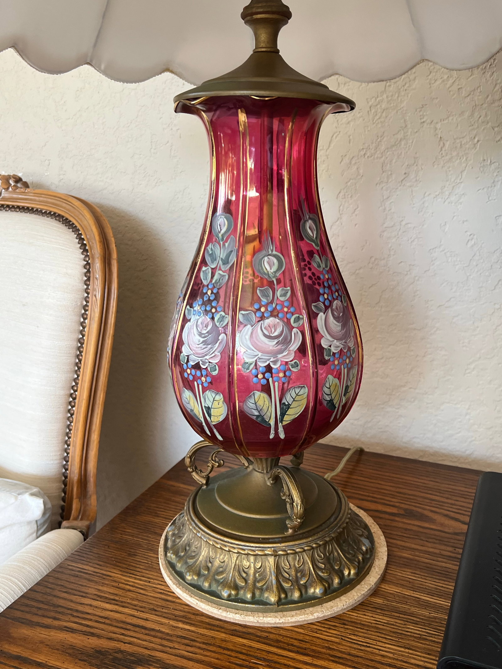 Vintage Floral Hand Painted Pink Glass Lamp - 4
