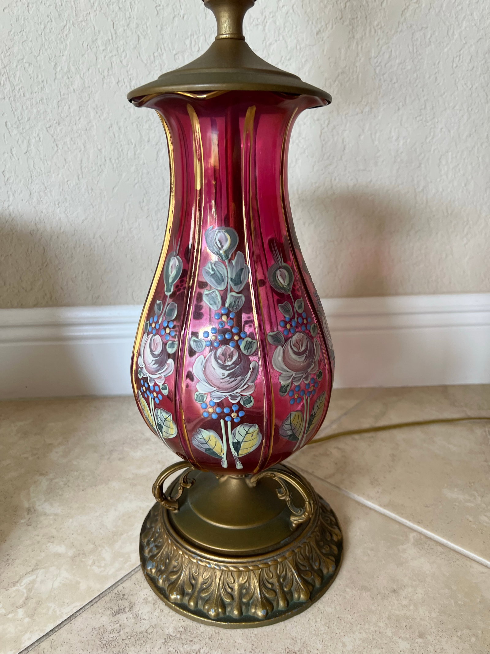 Vintage Floral Hand Painted Pink Glass Lamp - 5