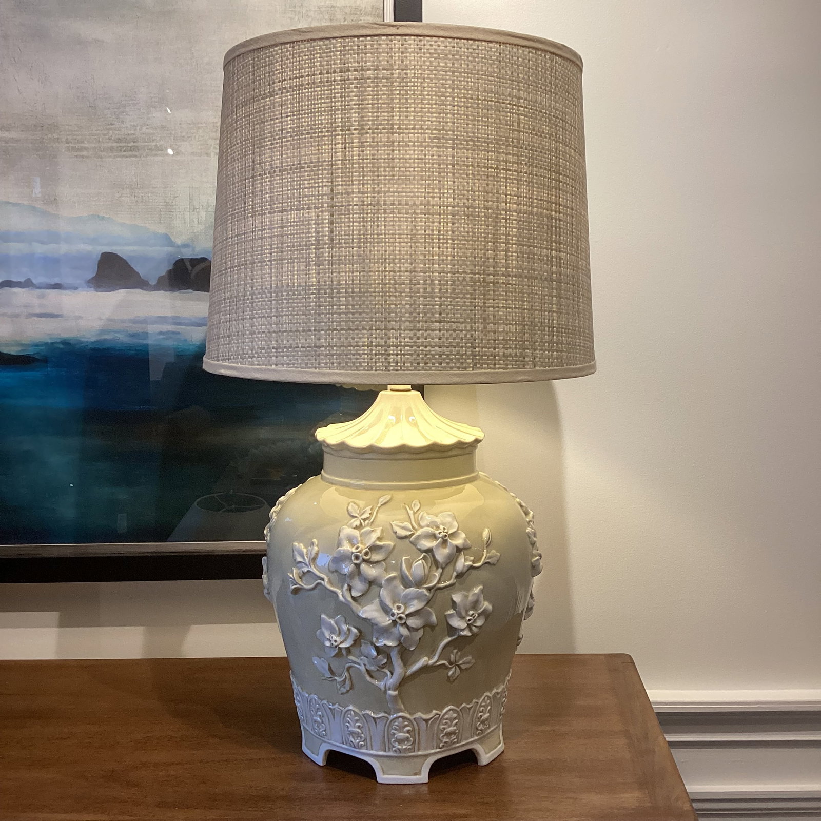 1970s Chinoiserie Relief Porcelain Celadon-Cream Table Lamp With Floral Motif & Textured Shade - 4