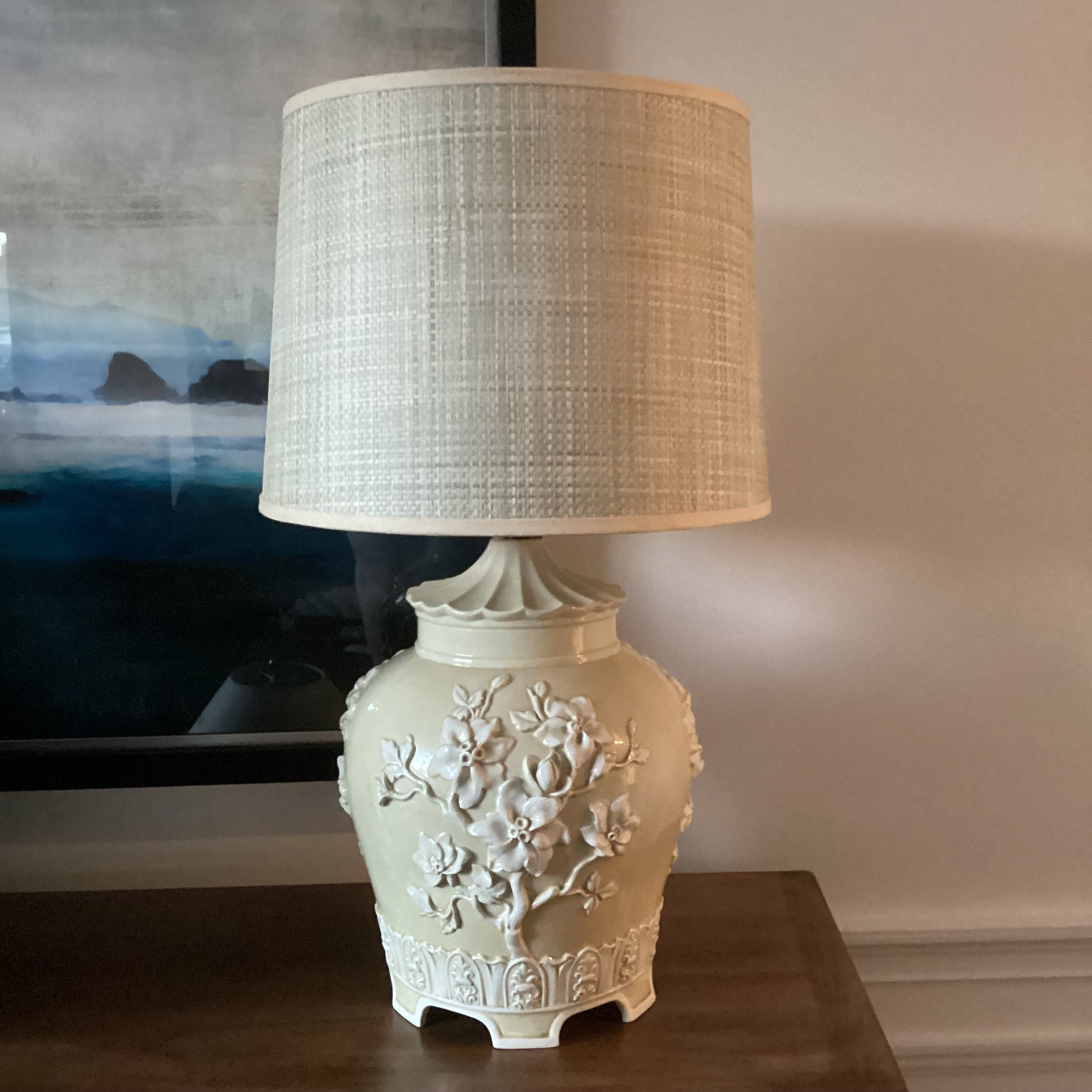1970s Chinoiserie Relief Porcelain Celadon-Cream Table Lamp With Floral Motif & Textured Shade - 5