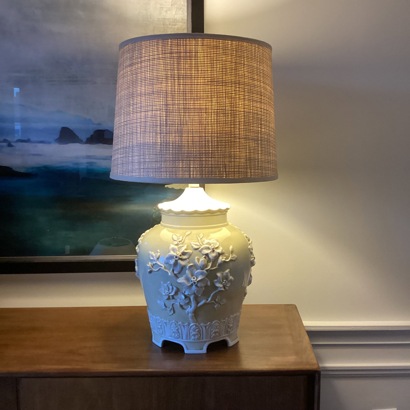 1970s Chinoiserie Relief Porcelain Celadon-Cream Table Lamp With Floral Motif & Textured Shade - 7