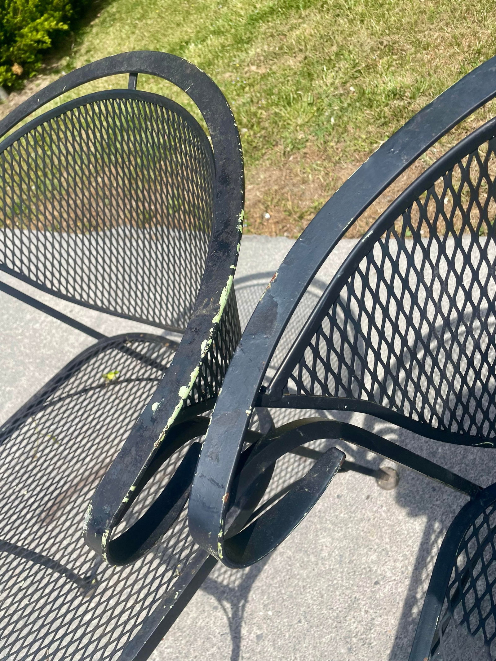 Mid 20th Century Wrought Iron Russell Woodard Pinecrest Barrel Back Mesh Pair of Chairs - 12