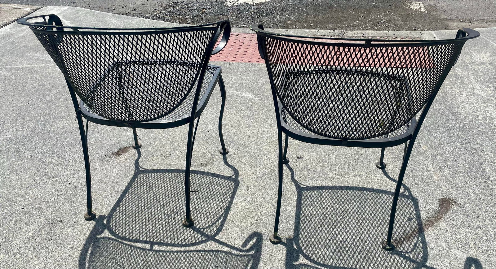 Mid 20th Century Wrought Iron Russell Woodard Pinecrest Barrel Back Mesh Pair of Chairs - 3