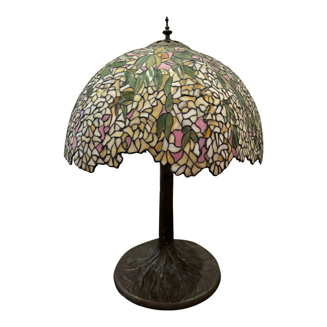 Vintage Stained Glass Desk or Table Lamp: Illuminate your space with the timeless elegance of our Stained Glass Table Lamp. This exquisite lamp is a true work of art, blending classic craftsmanship with modern sensibility.Â Crafted