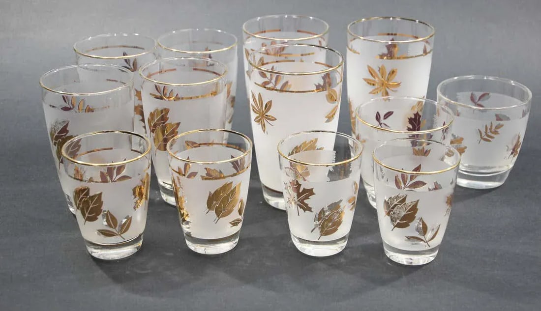 Vintage Midcentury Libbey Frosted and Golden Foliage Cocktail Glasses - Set of 13 - 3