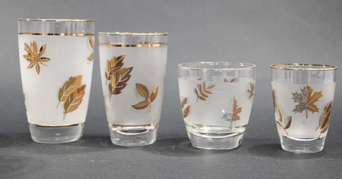 Vintage Midcentury Libbey Frosted and Golden Foliage Cocktail Glasses - Set of 13 - 5