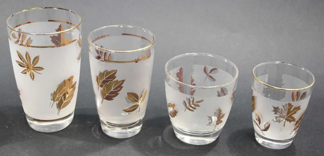 Vintage Midcentury Libbey Frosted and Golden Foliage Cocktail Glasses - Set of 13 - 7