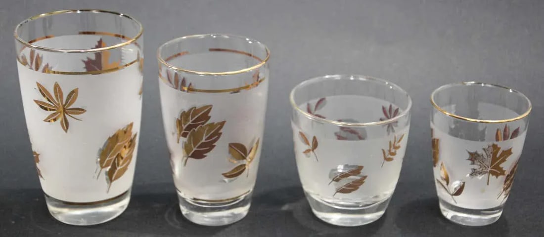 Vintage Midcentury Libbey Frosted and Golden Foliage Cocktail Glasses - Set of 13 - 8