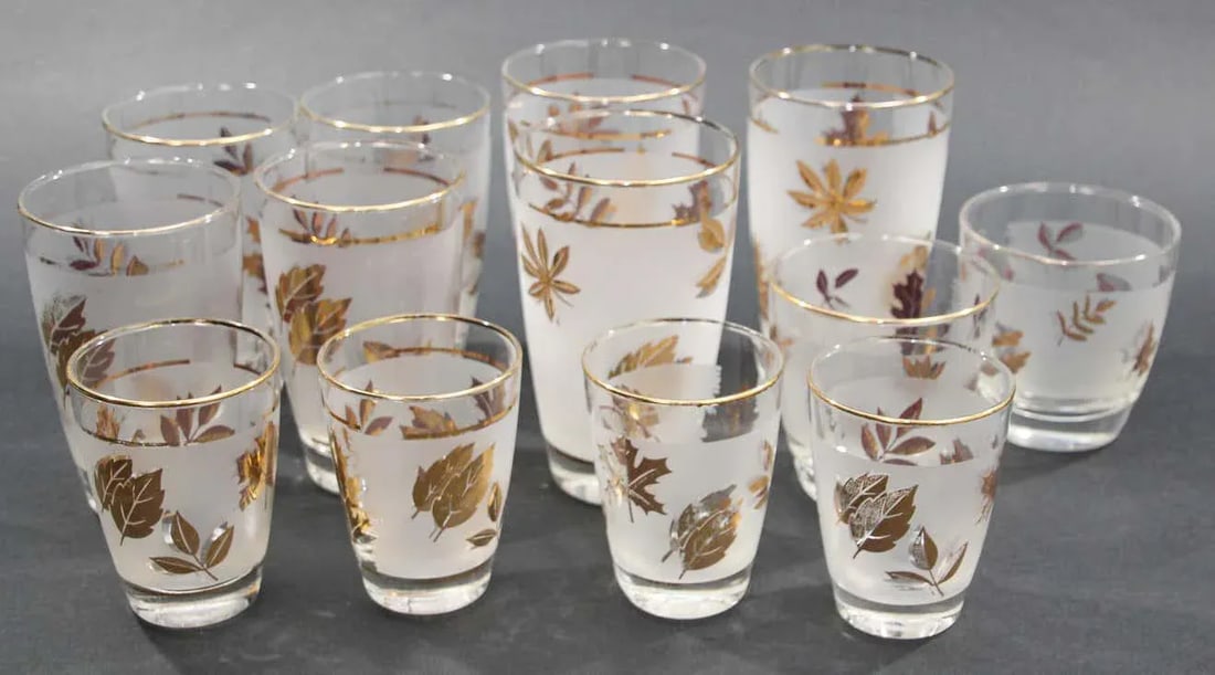 Vintage Midcentury Libbey Frosted and Golden Foliage Cocktail Glasses - Set of 13 - 9