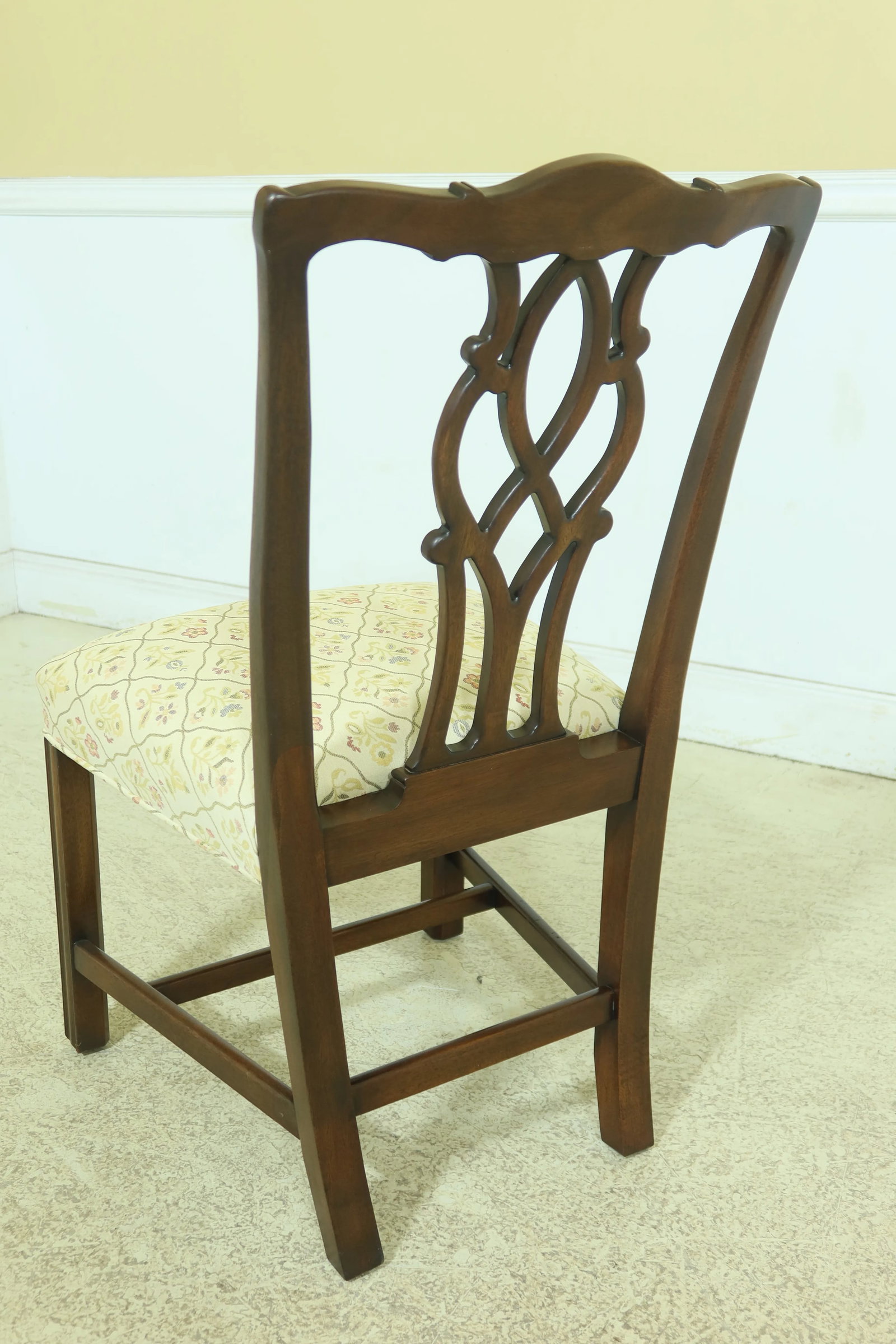 Set of 8 Kindel Chippendale Mahogany Dining Room Chairs - 7