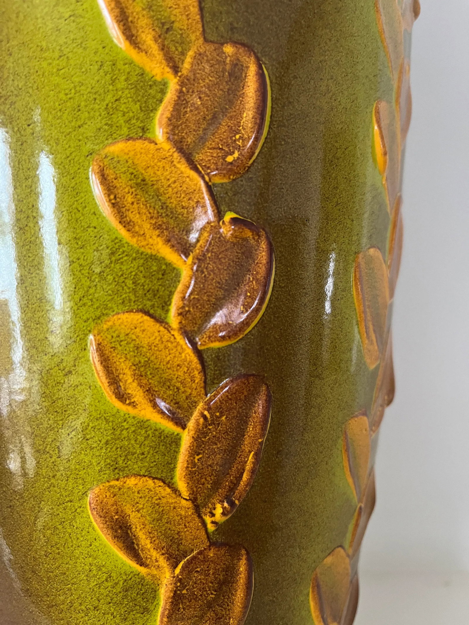 Pair of 1970s Glazed Leaf Vases by Zamoar Metalworks - 6