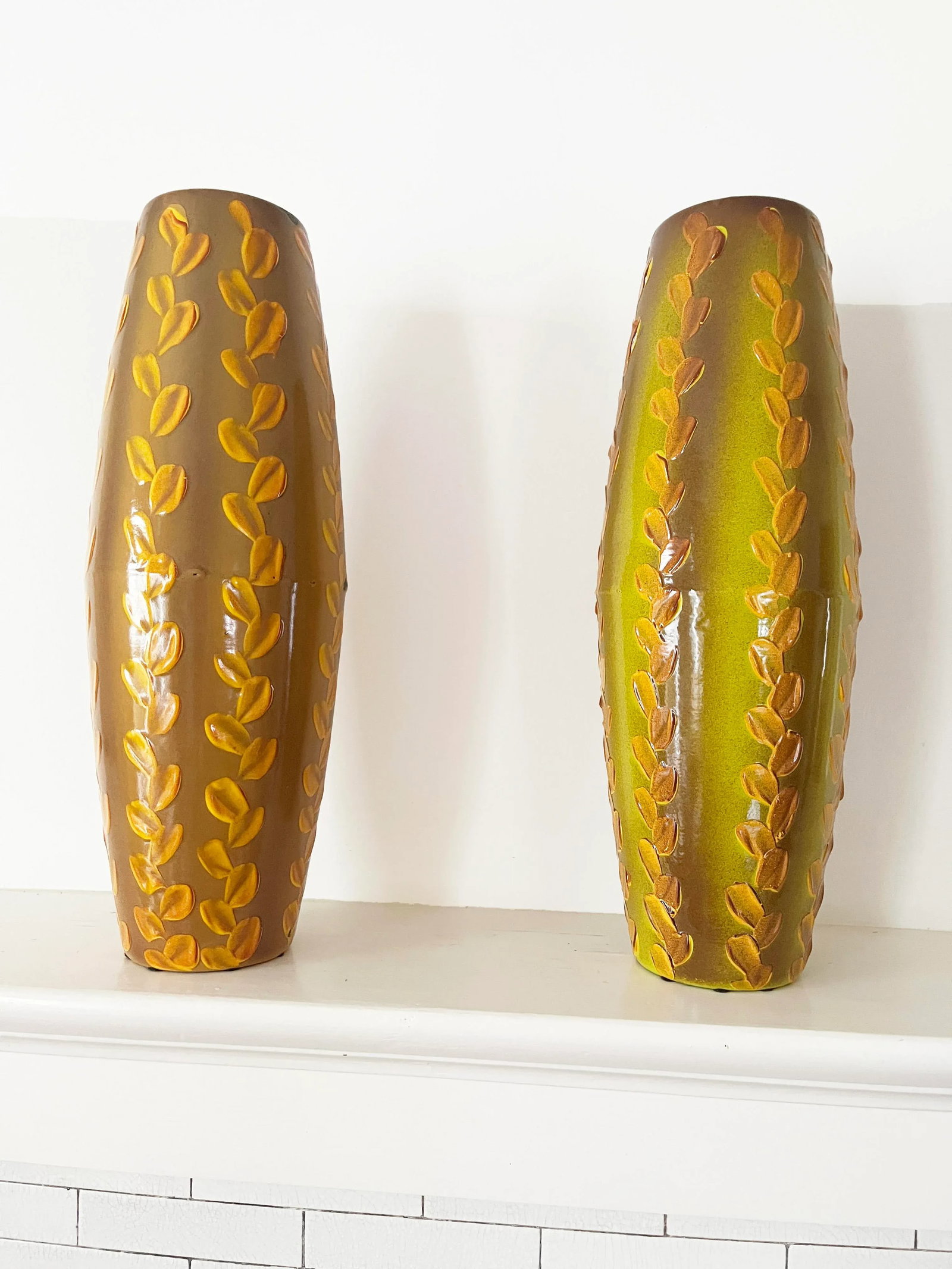 Pair of 1970s Glazed Leaf Vases by Zamoar Metalworks - 9