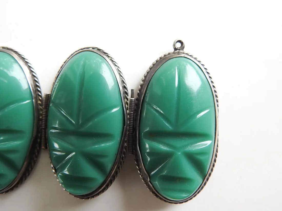 Mid 20th Century Carved Green Onyx and Sterling Silver Mexico Artisan Bracelet - 5