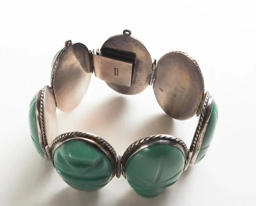 Mid 20th Century Carved Green Onyx and Sterling Silver Mexico Artisan Bracelet - 9