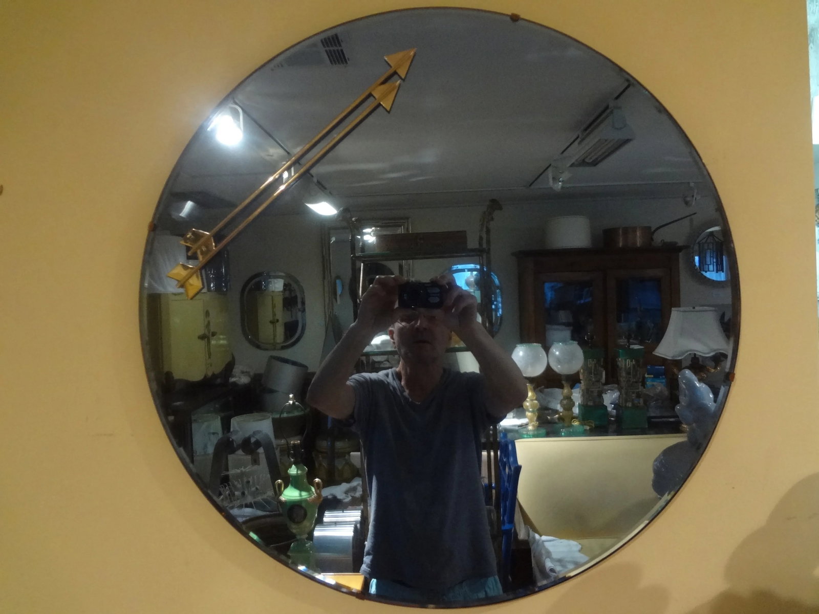 1960s Italian Blue Mirror With Double Arrow Accents After Fontana Arte - 11