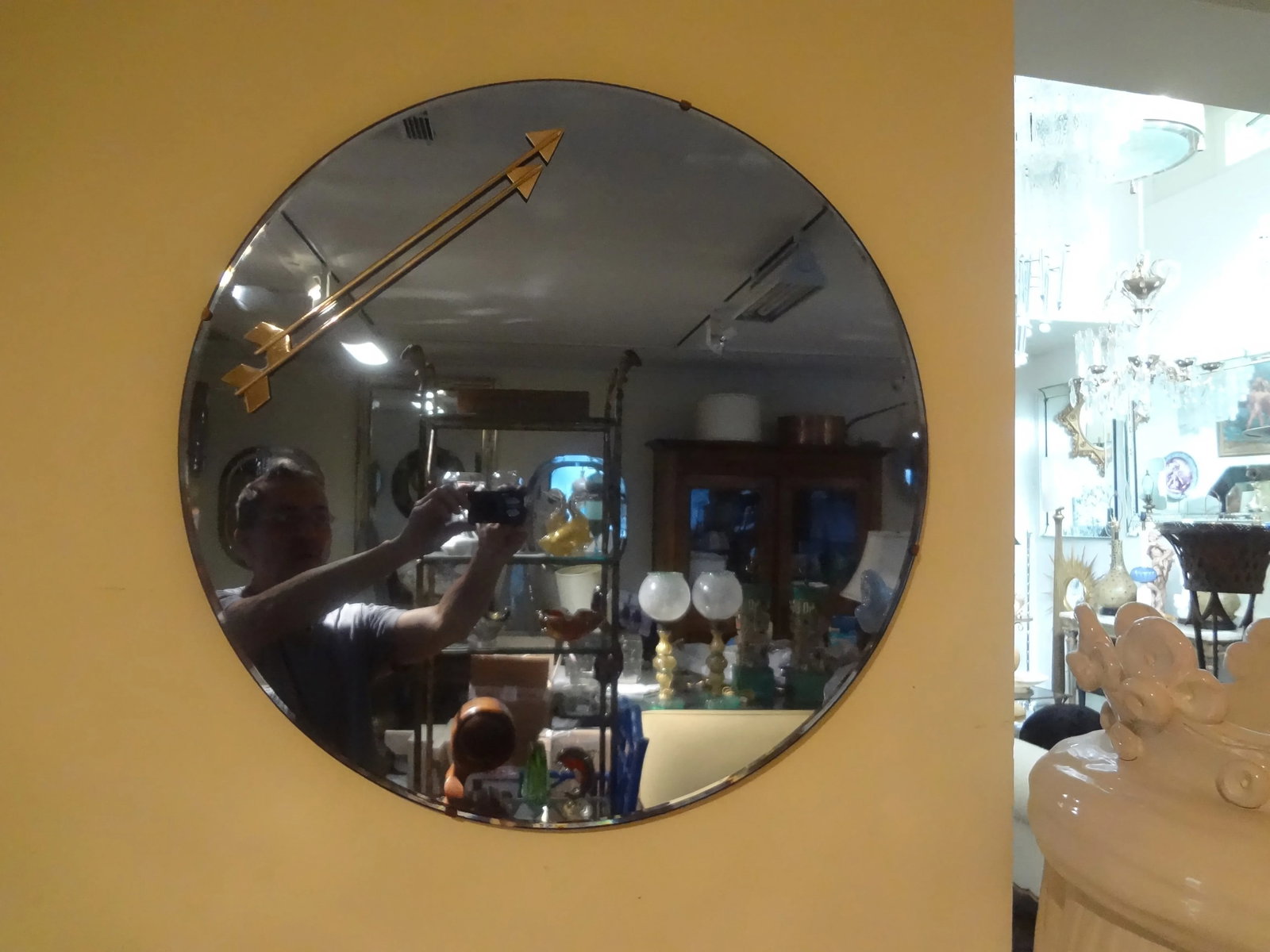 1960s Italian Blue Mirror With Double Arrow Accents After Fontana Arte - 7