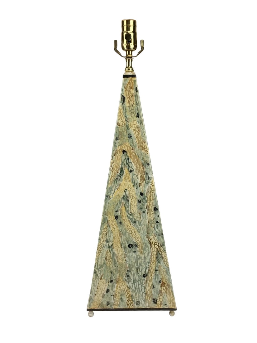 Abstract Hand-Painted Green and Yellow Obelisk Lamp: An unique obelisk lamp painted with an abstract style to match the unique shape. This green and yellow vintage lamp is a conversation piece and makes an excellent addition to any home. Condition: Alte