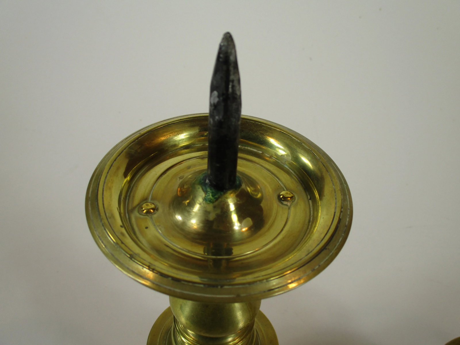 Late 20th Century Williamsburg Restoration Virginia Metalcrafters Brass Candlesticks - a Pair - 4