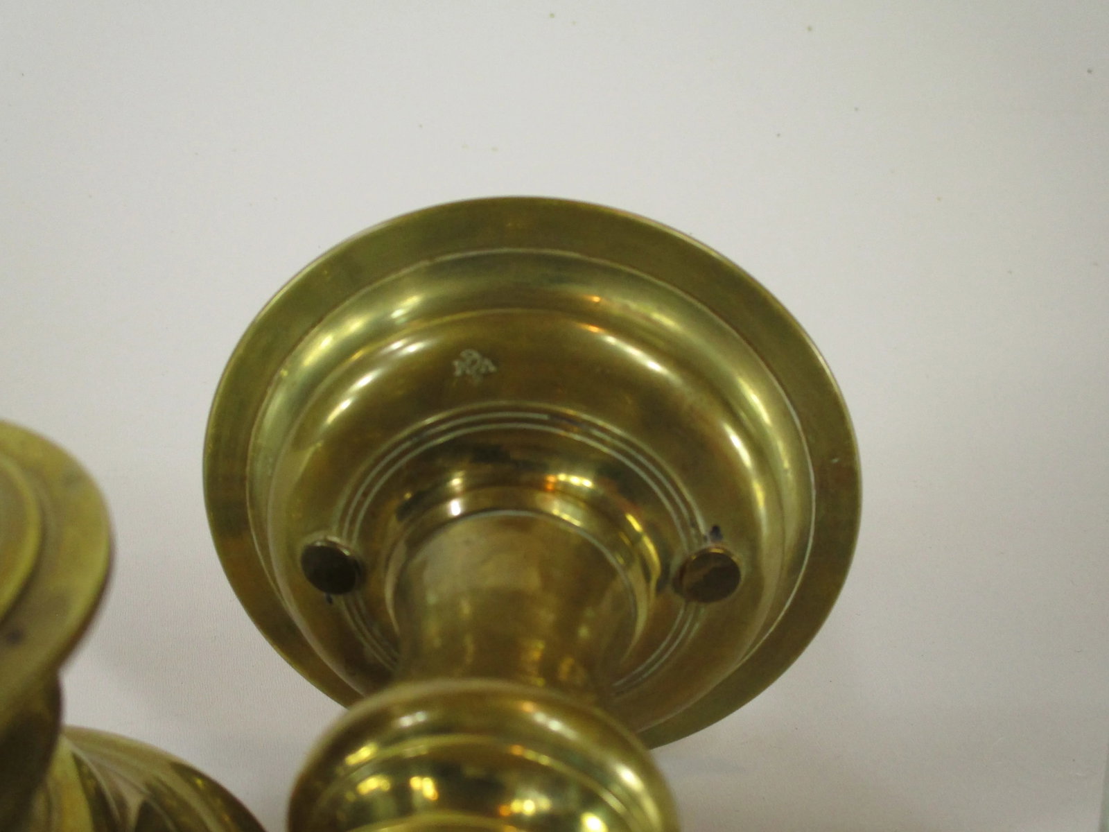 Late 20th Century Williamsburg Restoration Virginia Metalcrafters Brass Candlesticks - a Pair - 5
