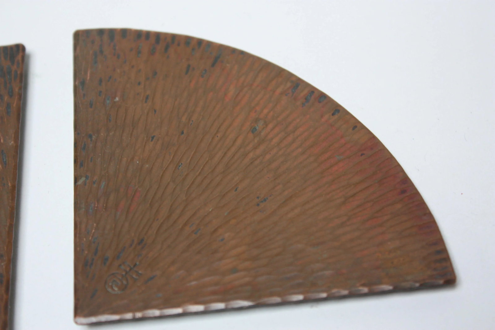 Early 20th Century Set of Roycroft Copper Blotter Corners - 5