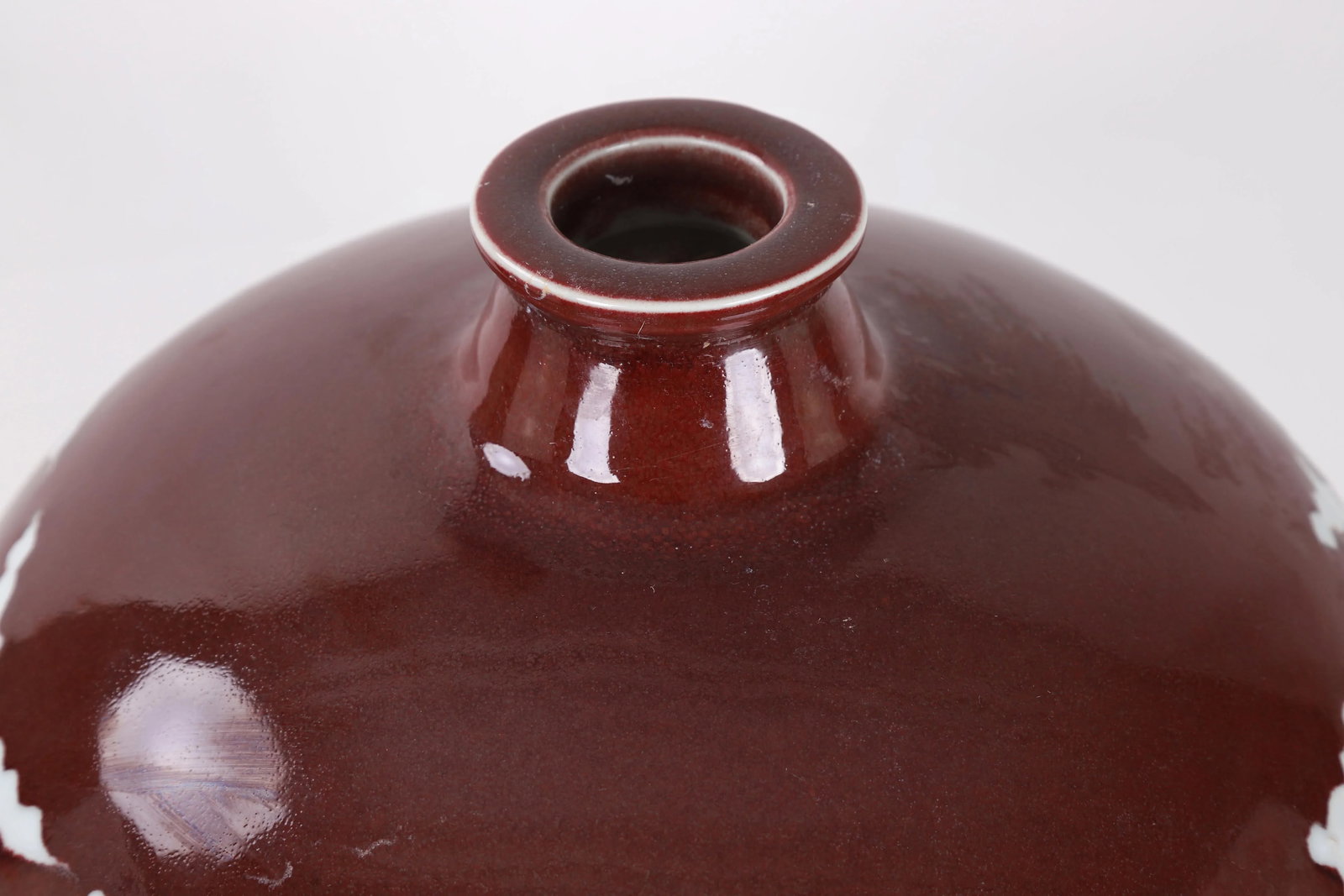 Early 20th-Century Chinese Red-Glazed Vase With Carved White Phoenix and Floral Motifs. - 4
