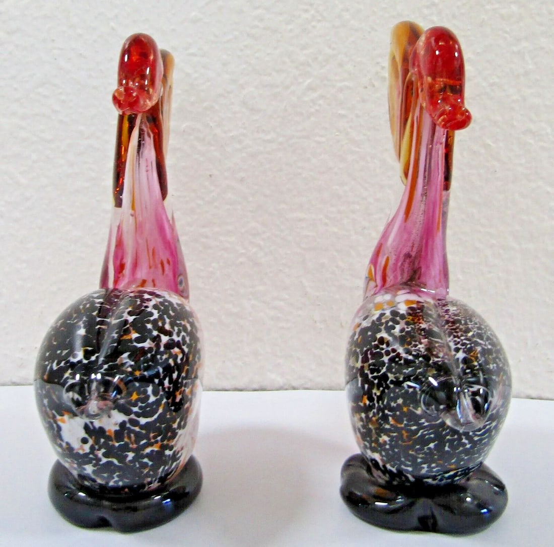 1980s Pair of Vintage Murano Style Art Glass Pelican Figurines With Fish in Mouth - 5
