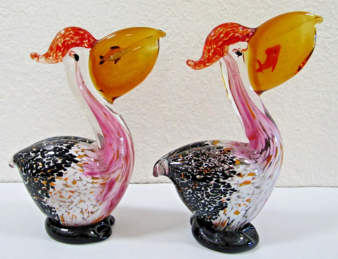 1980s Pair of Vintage Murano Style Art Glass Pelican Figurines With Fish in Mouth - 7