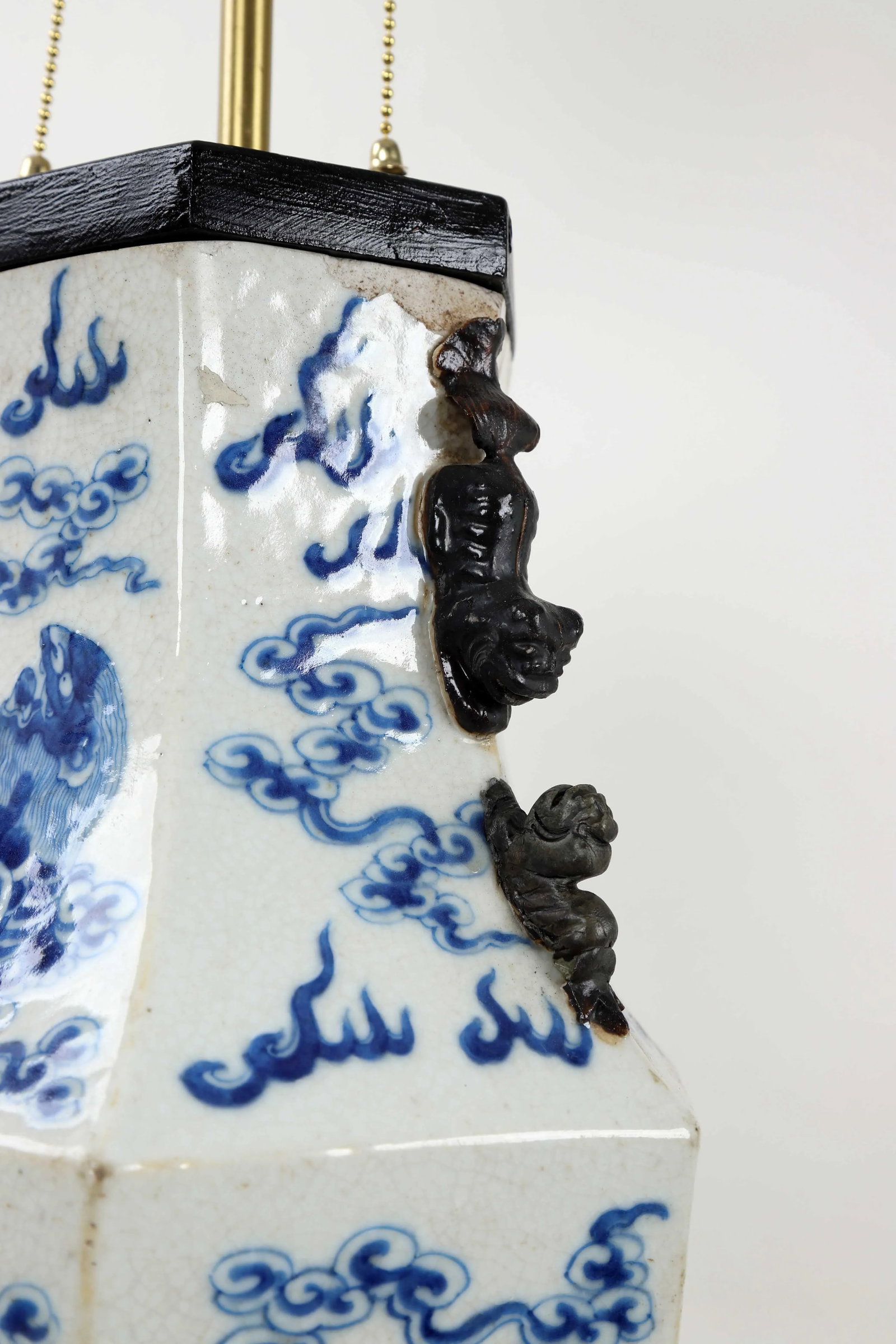 19th Century Chinese Qing Dynesty Double Bulb Pull Switch Hexagonal Blue & White Porcelain Lamp With - 10