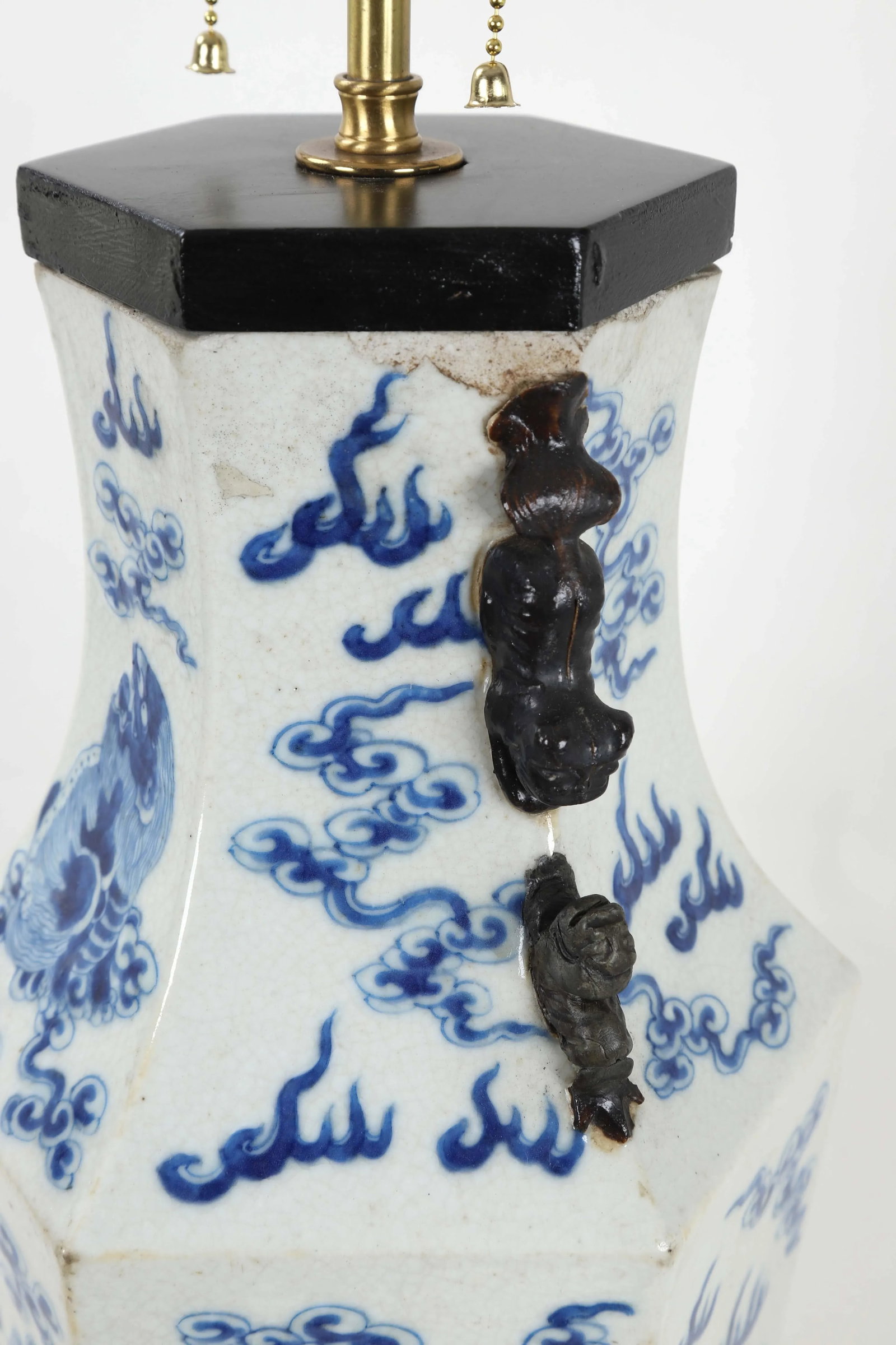 19th Century Chinese Qing Dynesty Double Bulb Pull Switch Hexagonal Blue & White Porcelain Lamp With - 11