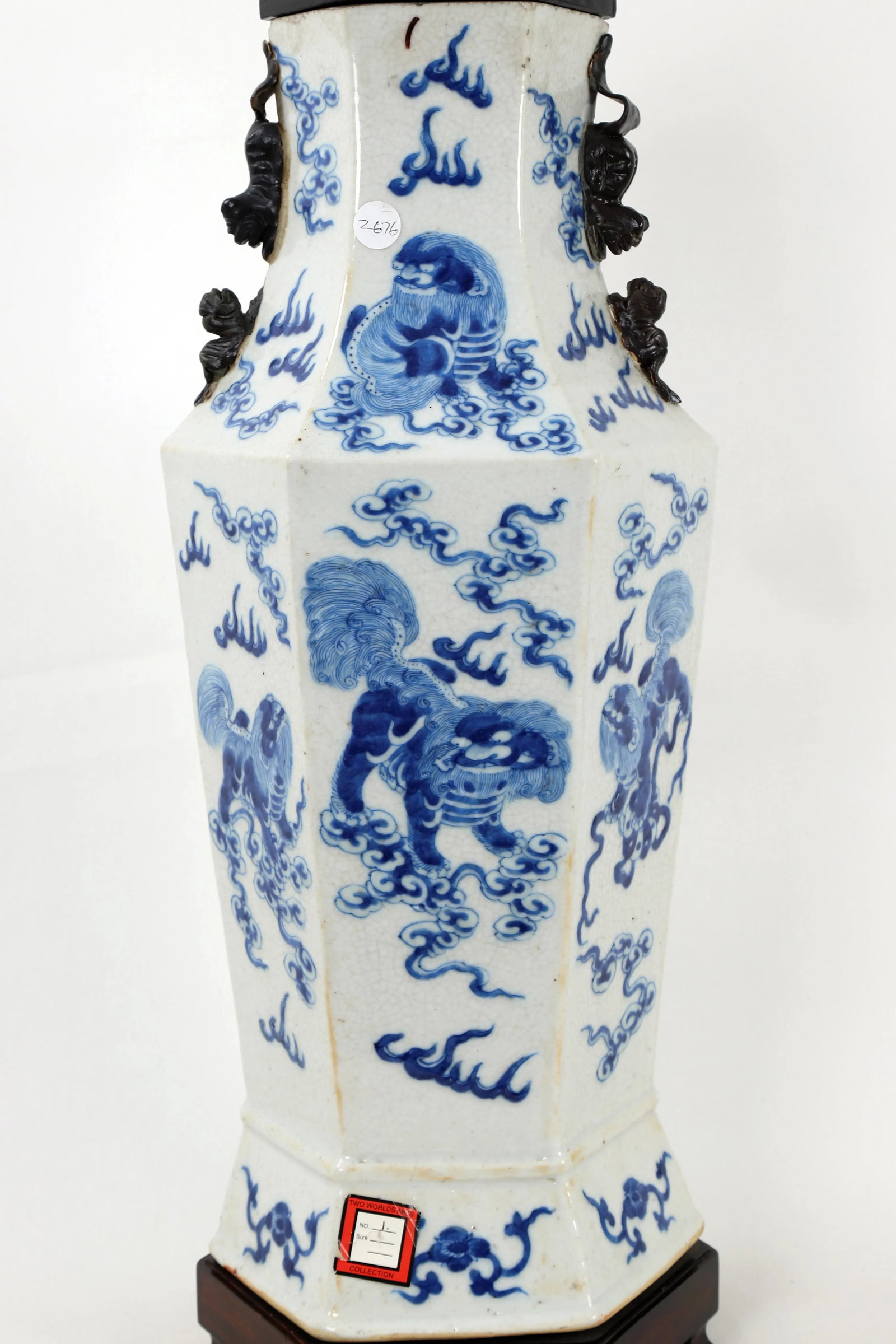 19th Century Chinese Qing Dynesty Double Bulb Pull Switch Hexagonal Blue & White Porcelain Lamp With - 6