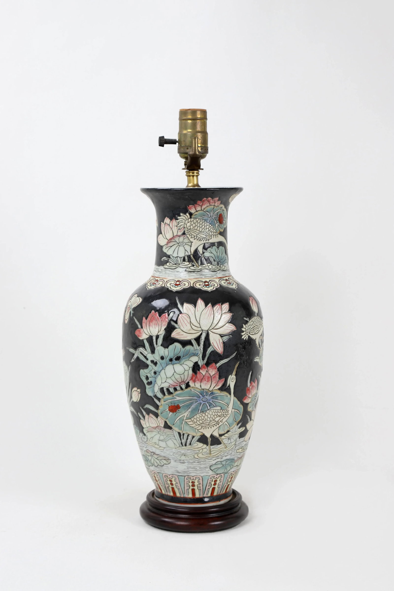 1970s Famille Rose Vase Lamp Featuring Cranes With Foliage & Fauna - 3