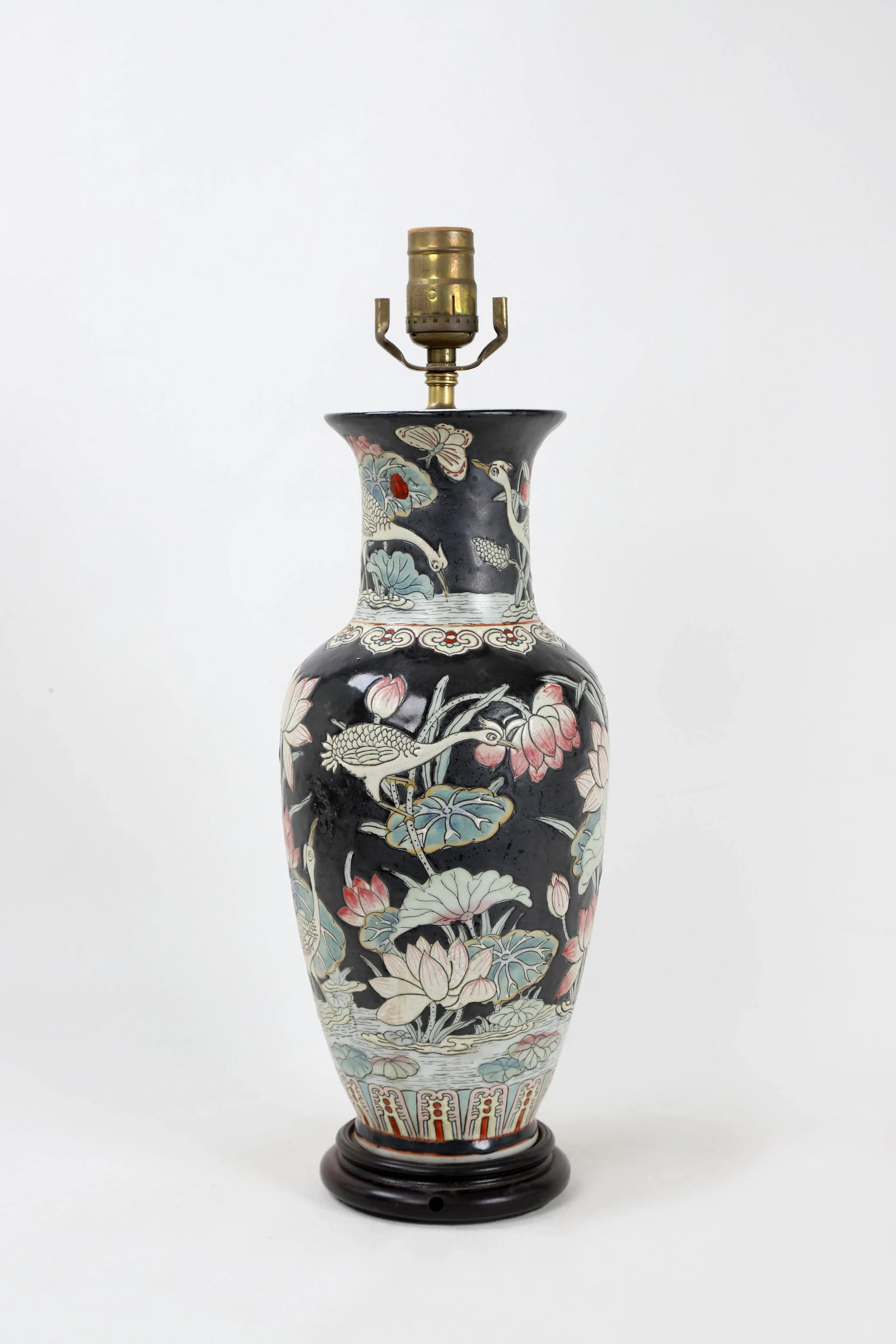 1970s Famille Rose Vase Lamp Featuring Cranes With Foliage & Fauna - 4