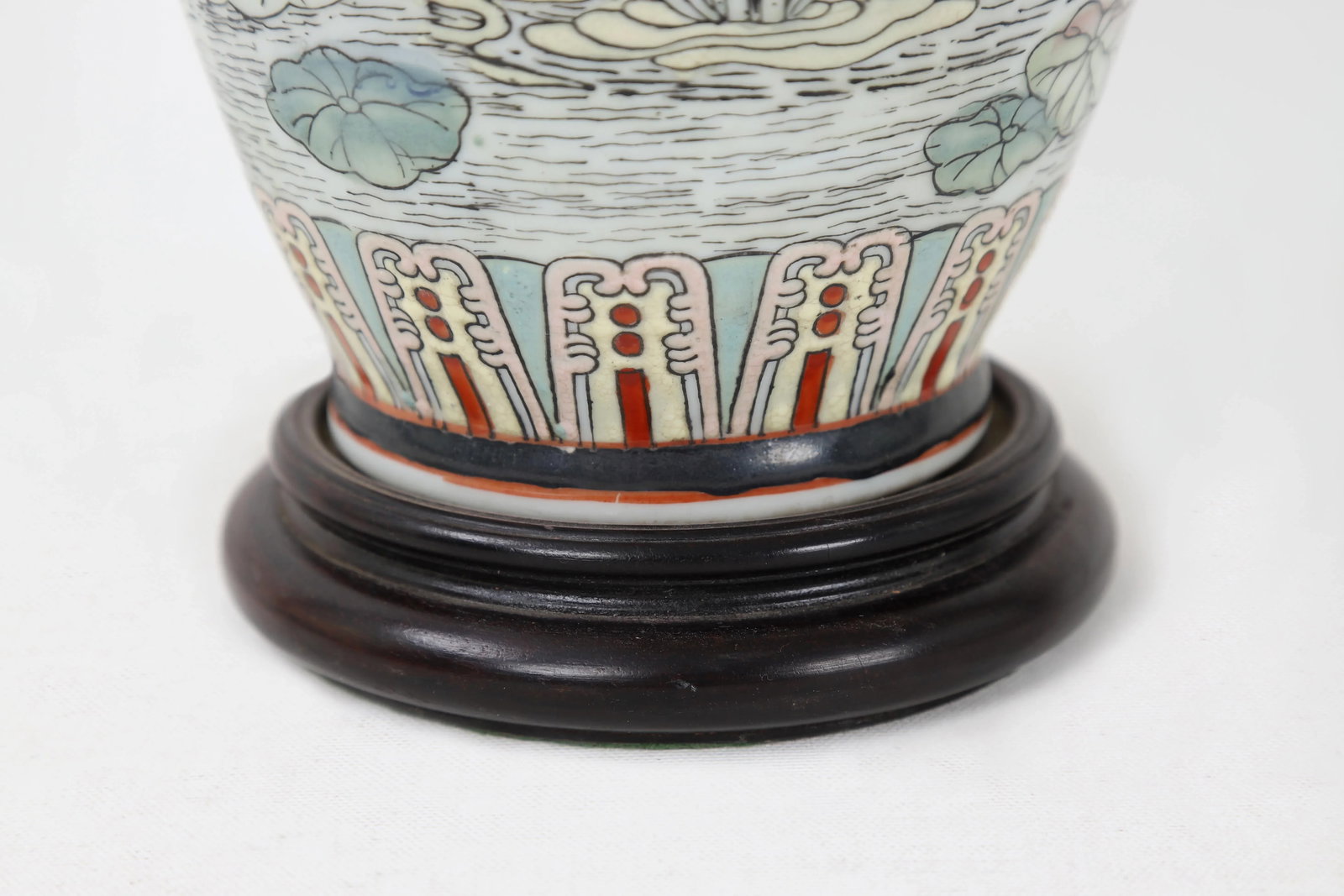1970s Famille Rose Vase Lamp Featuring Cranes With Foliage & Fauna - 8