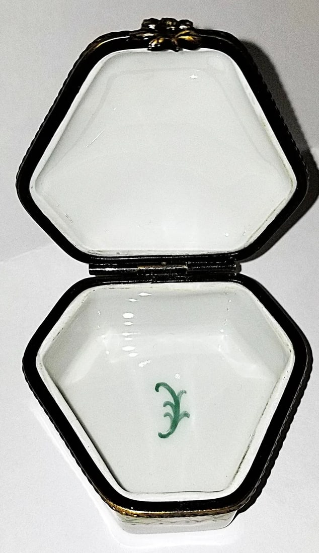 1950s Limoges Porcelain Trinket Egg Box - 5