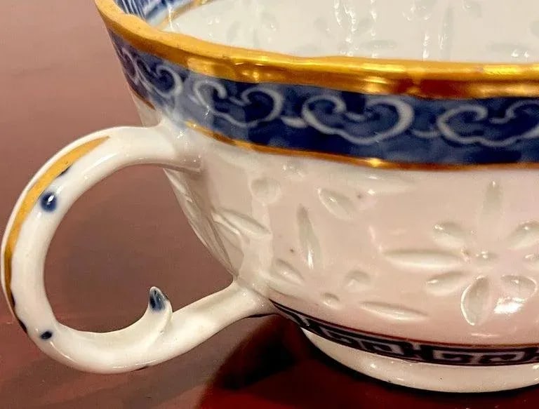 19th Century Blue & White Nanking 'Rice Grain' Cups & Saucers, Qianlong Marked - a Pair - 3